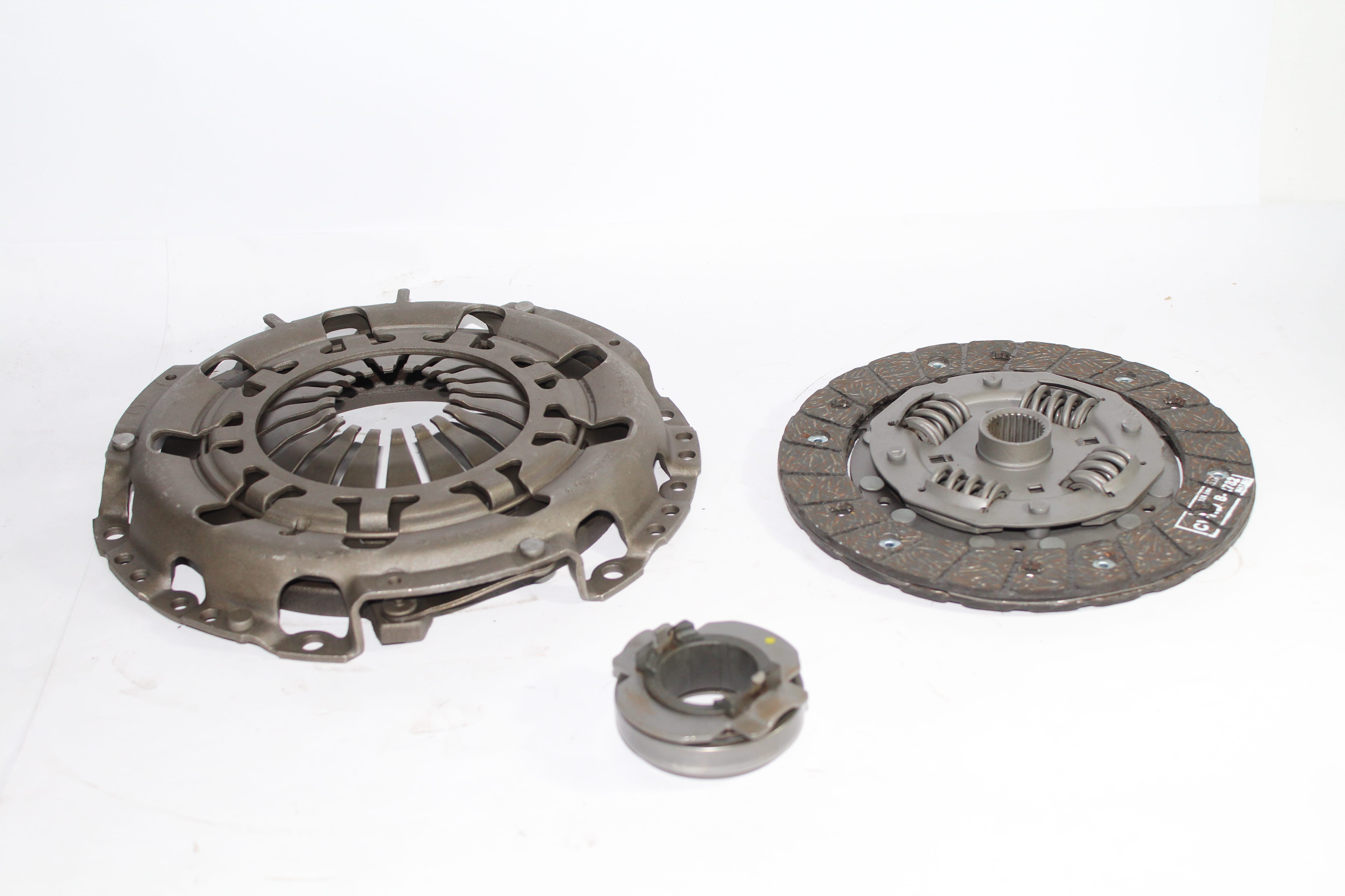 KIT EMBREAGEM REMANUFATURADA COM ROLAMENTO GOL PARATI 1.0 8V 16V 1997 A 2009 (180MM 28E)